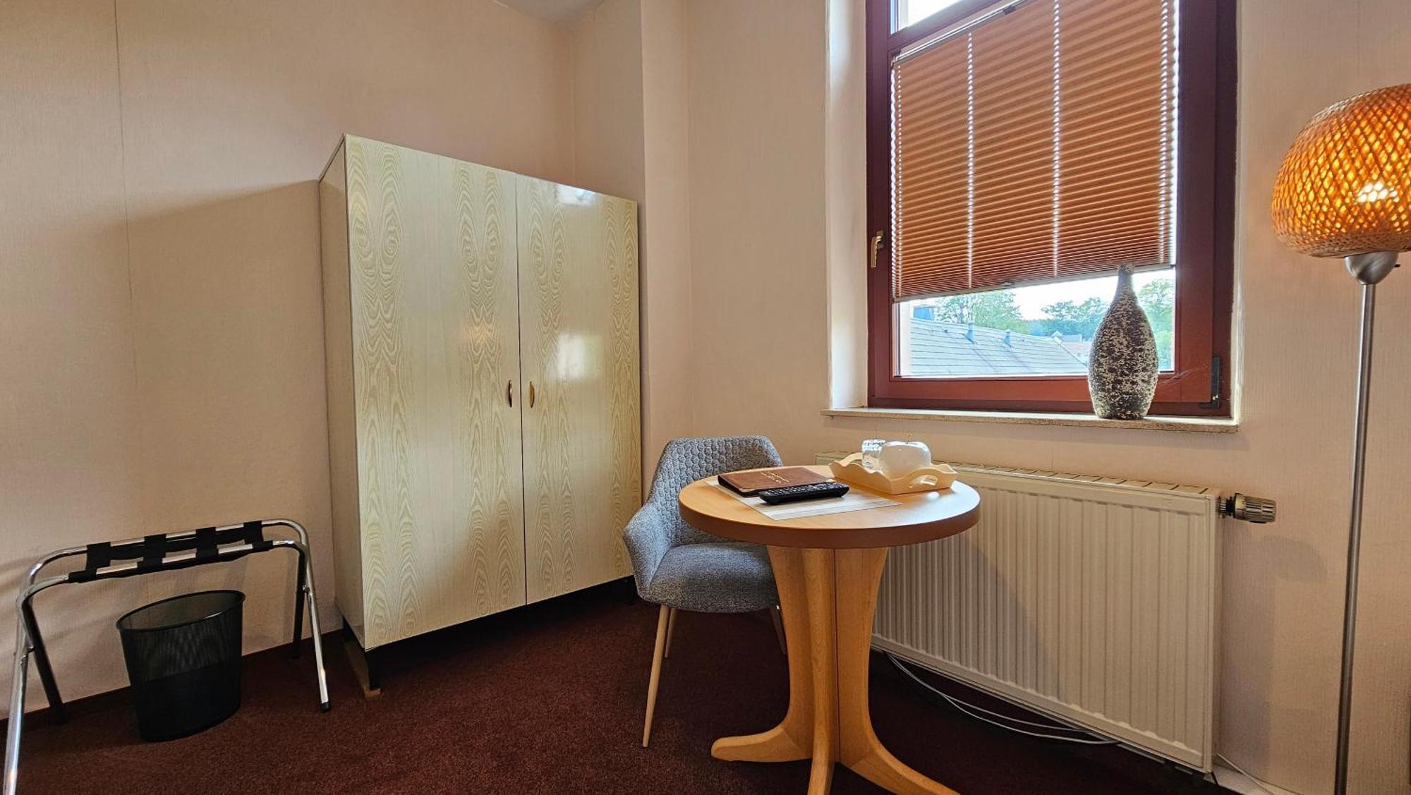 Pension Weisse Rose, Parkplatz, Fruehstueck, Wlan, Zentral Bad Elster Kültér fotó