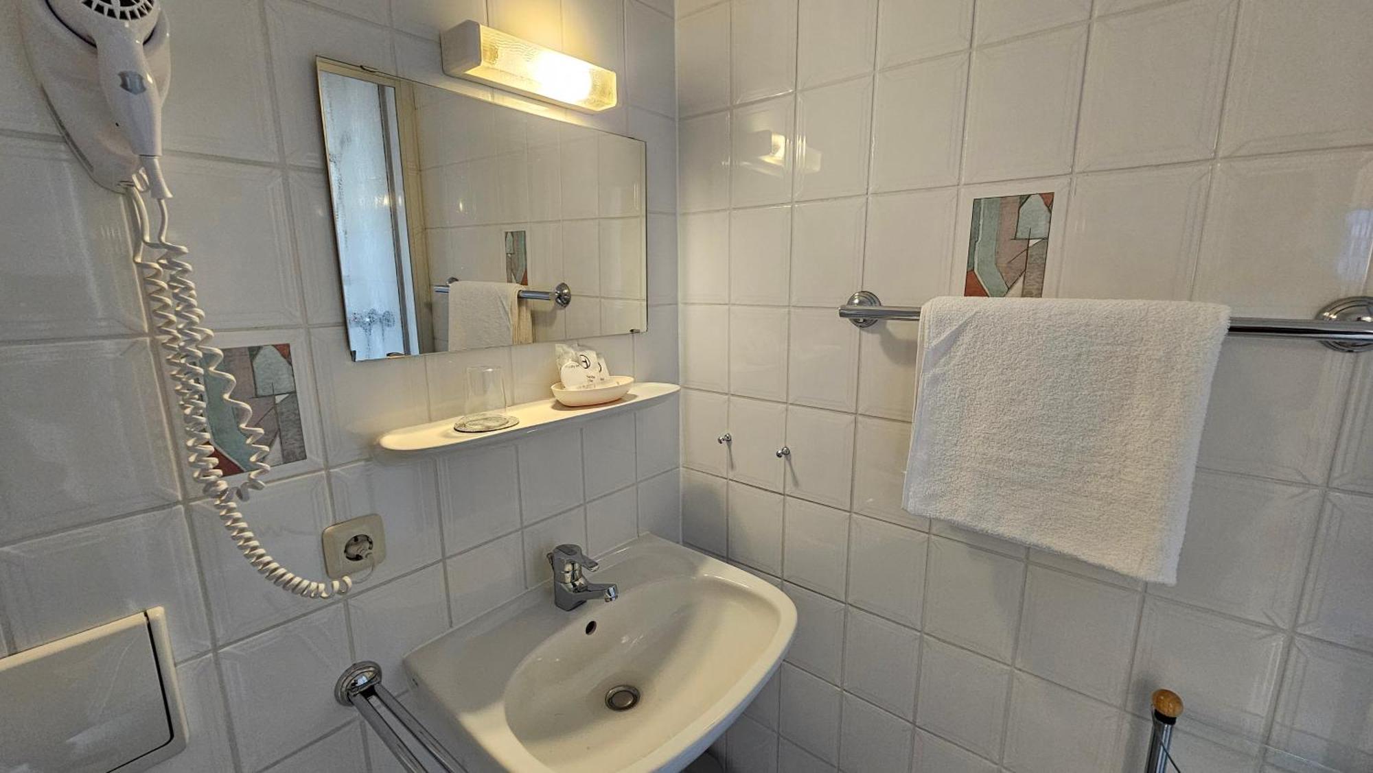 Pension Weisse Rose, Parkplatz, Fruehstueck, Wlan, Zentral Bad Elster Kültér fotó