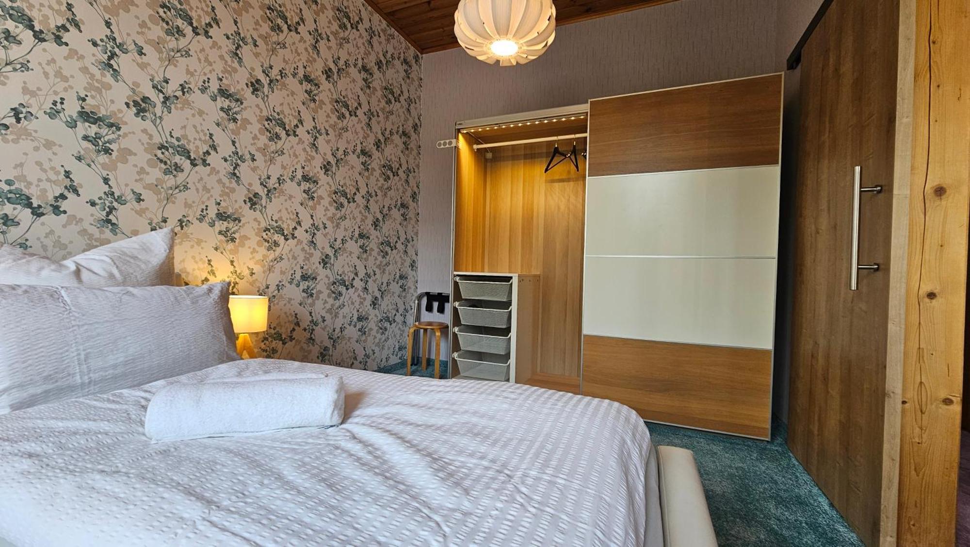 Pension Weisse Rose, Parkplatz, Fruehstueck, Wlan, Zentral Bad Elster Kültér fotó